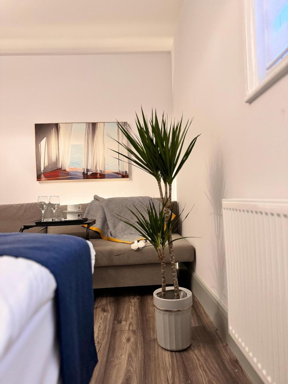 Camden Luxury Studio Flats And En-Suit Rooms London Exterior photo