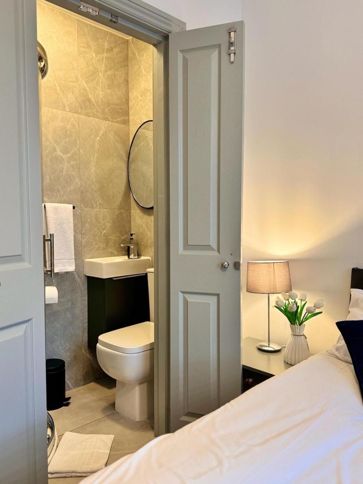 Camden Luxury Studio Flats And En-Suit Rooms London Exterior photo